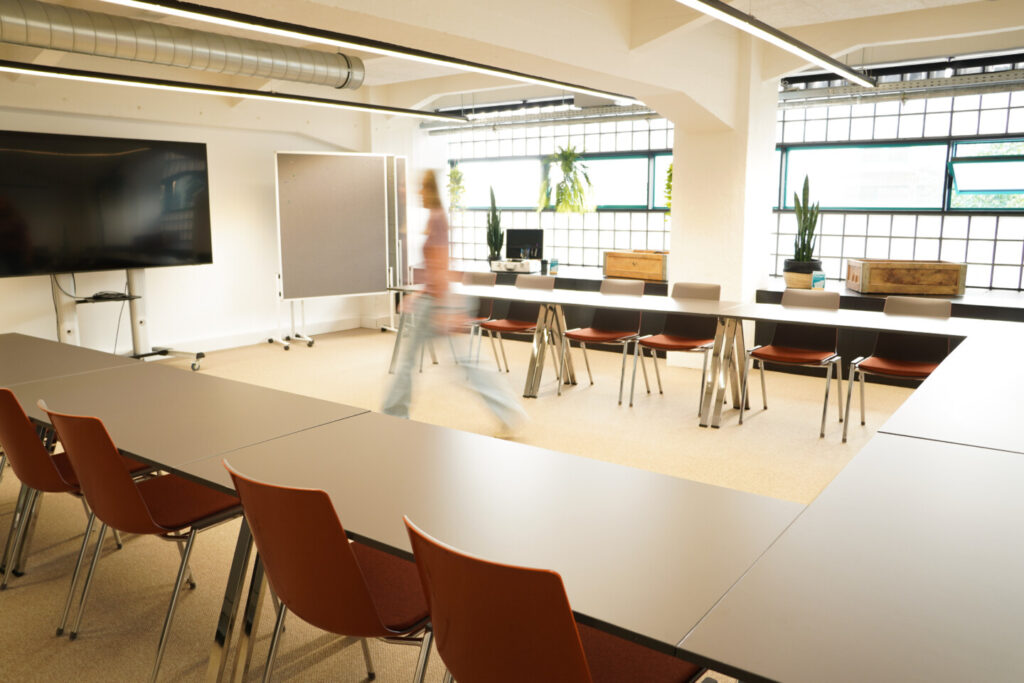 Libre Tabakfabrik Linz U-Tischbestuhlung (2)