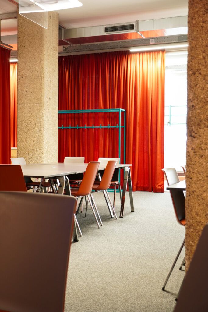 Nautilus Tabkafabrik Linz Tischgruppen