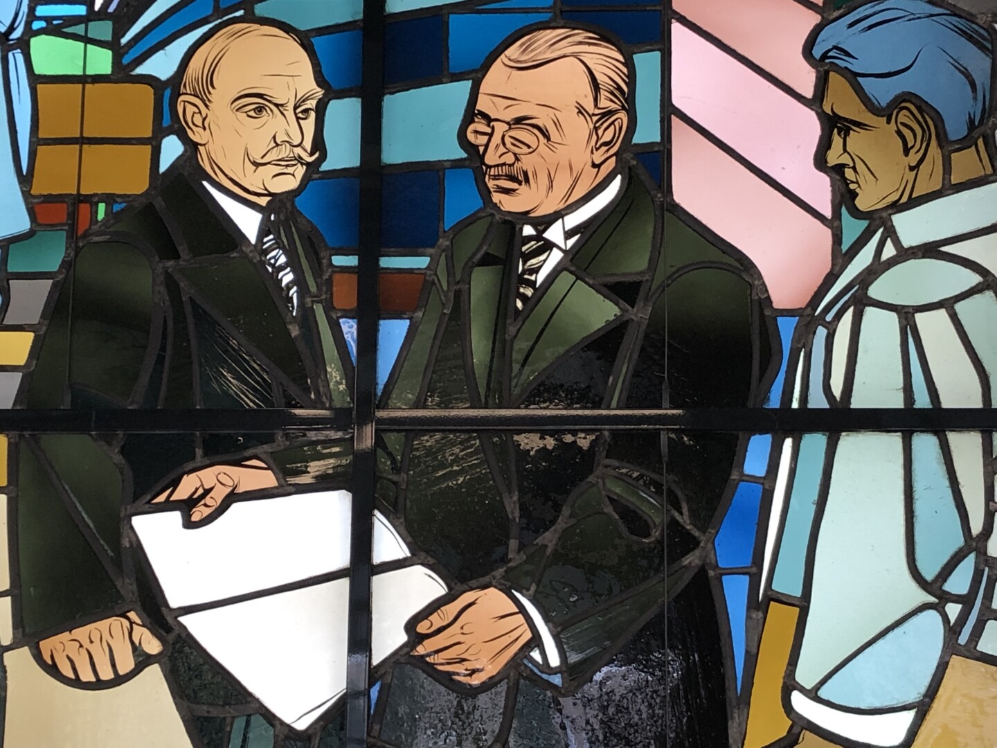 Bleiglasbild von Josef Raukamp und Robin Christian Andersen, dessen Entwurf mit 1929 datiert ist und in den frühen 1930er Jahren umgesetzt wurde.