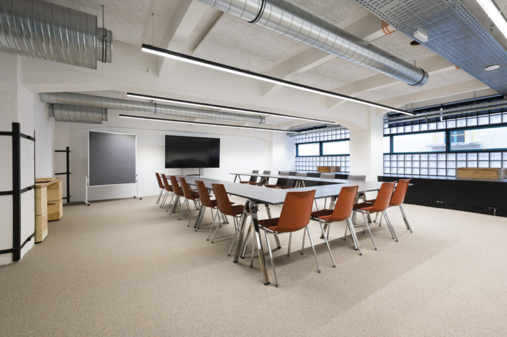 LowRes_001_2023-01-19_Tabakfabrik_seminarraum-Libre_©Kneidinger-Photography