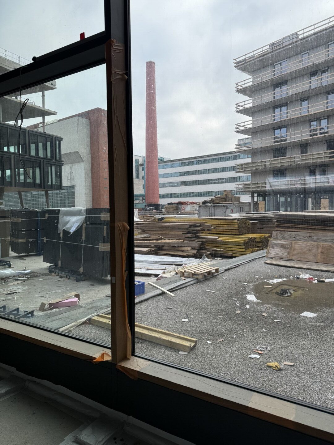 Blick aus dem QUADRILL TOWER im Bau 2025.