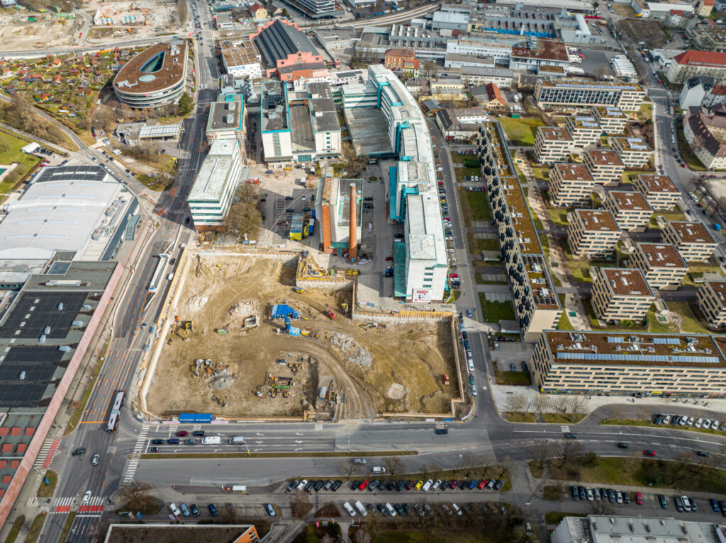 Drohnenaufnahme des alten Bau3 in der Tabakfabrik: Abriss per März 2022