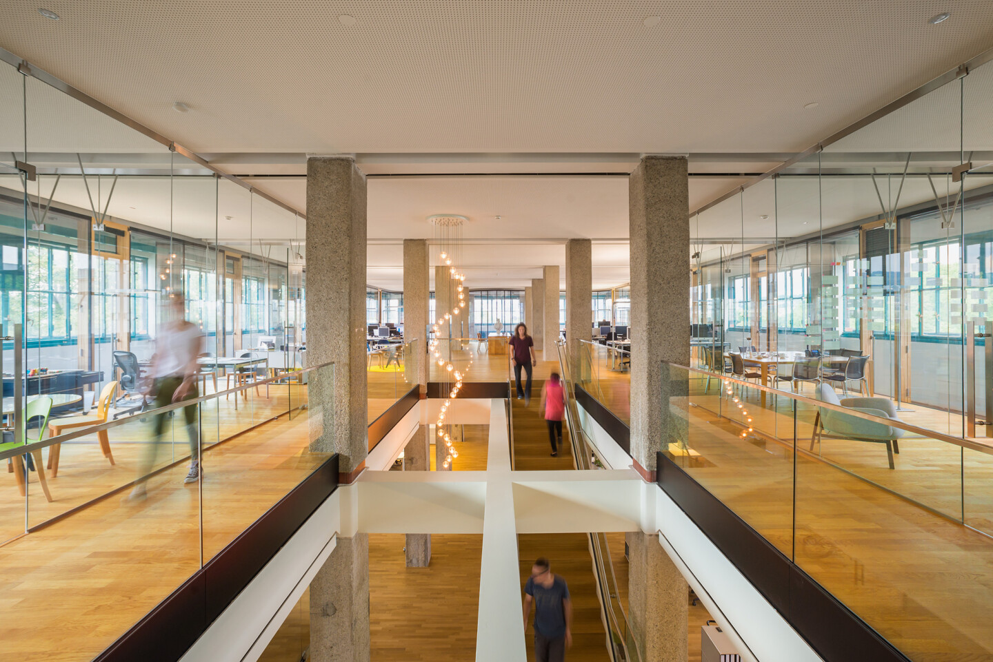 Revitalisierung des Bau 2 (heute Haus DAMES) mittels „Box-in-Box“-Konzept hinter der denkmalgeschützten Gebäudehülle ab 2013.