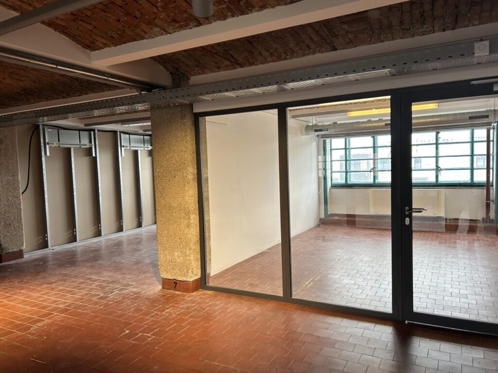 Lichtdurchflutetes Büro mit Industriecharme und moderner Ausstattung 43m2 in der Tabakfabrik Linz, südseitig