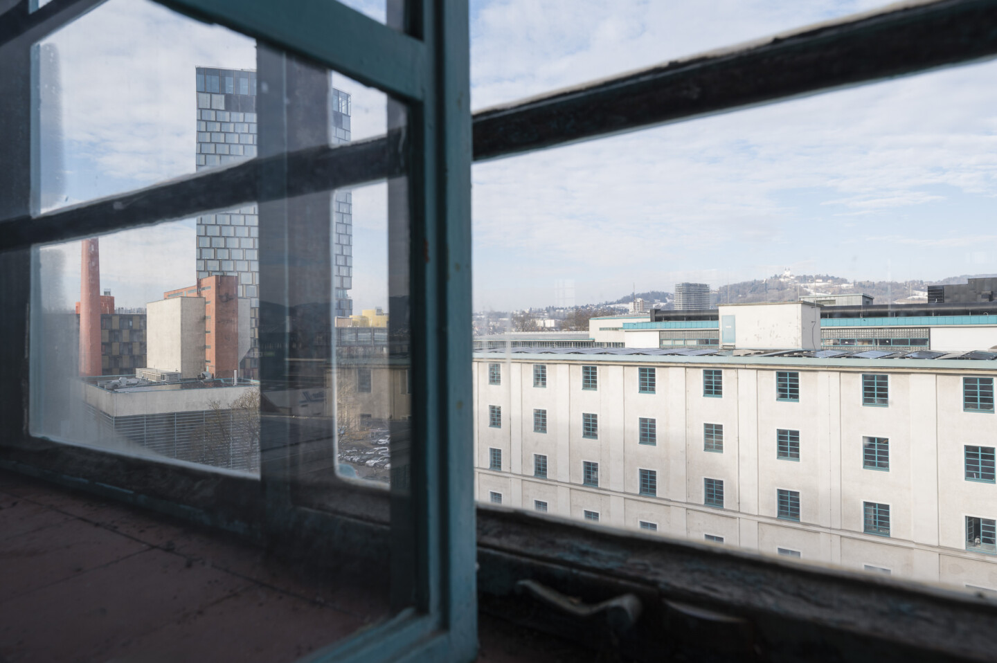 Uitzicht op gebouwen en lucht.