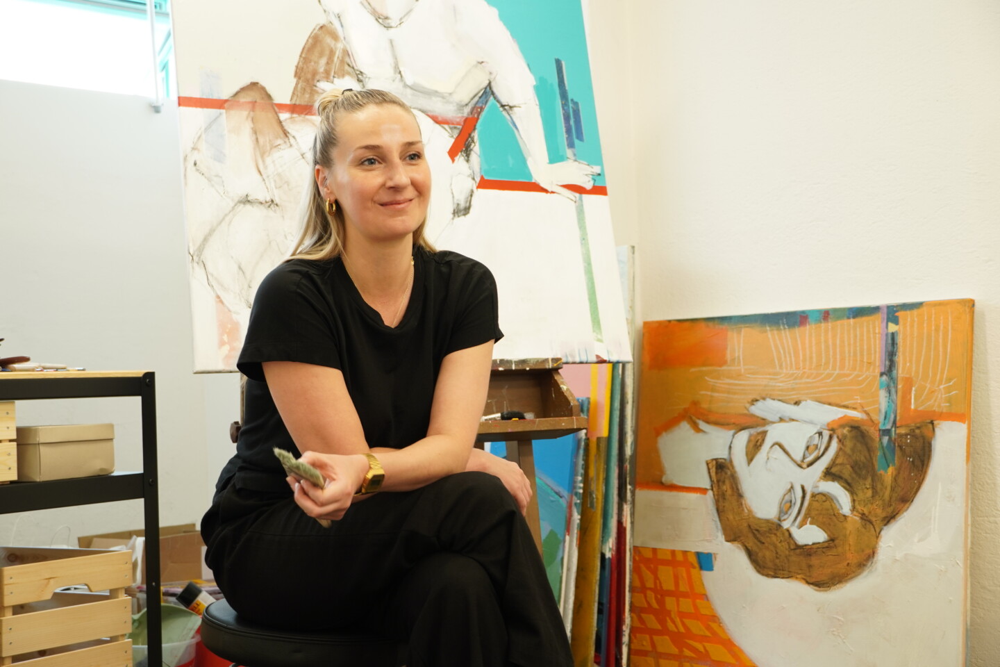 Franziska Wiener in ihrem neuen Atelier, das sie im Haus FALK bezogen hat.