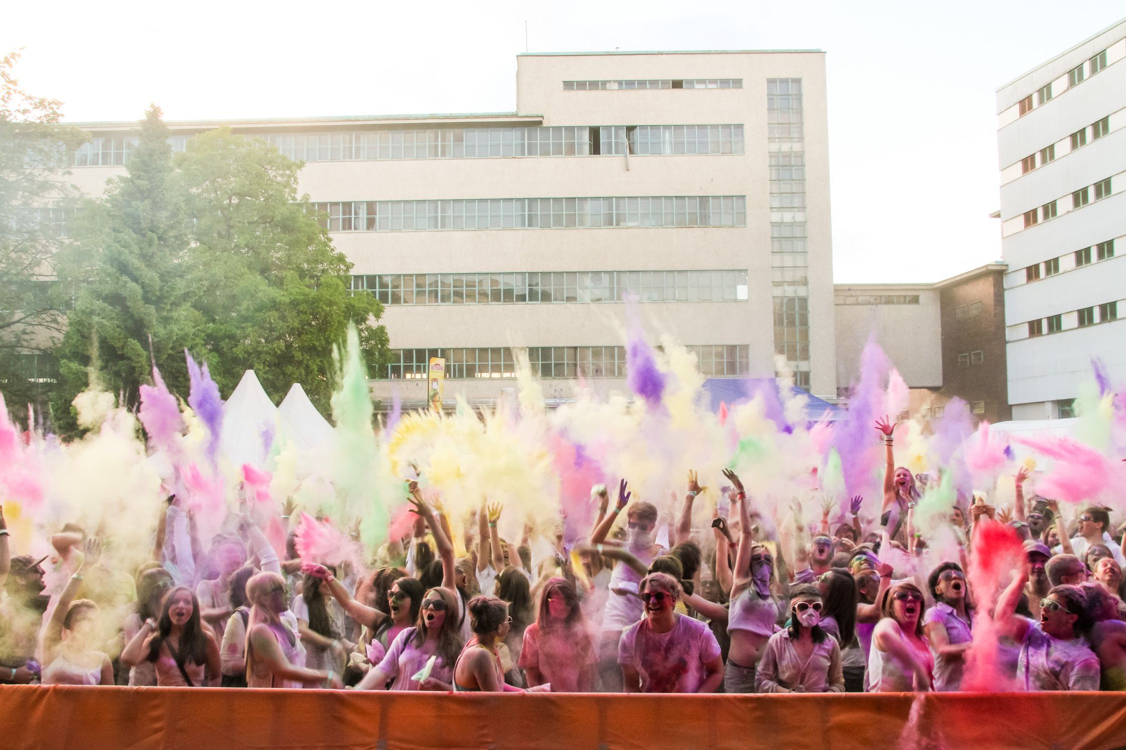 Tabakfabrik Linz HOLI Festival der Farben