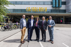 During an exclusive tour, Denise Halak and Markus Eidenberger - the management of the Tabakfabrik Linz - welcomed Finance Minister Markus Marterbauer, Martin Winkler of the SPÖ OÖ, Mayor Dietmar Prammer, and City Councilor Thomas Gegenhuber.